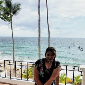 Meet your Posher, Cristina